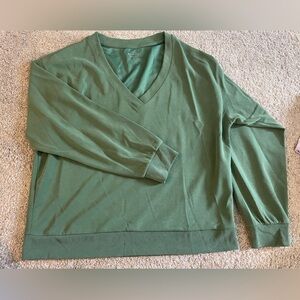 Athleta green v neck pullover, size XL